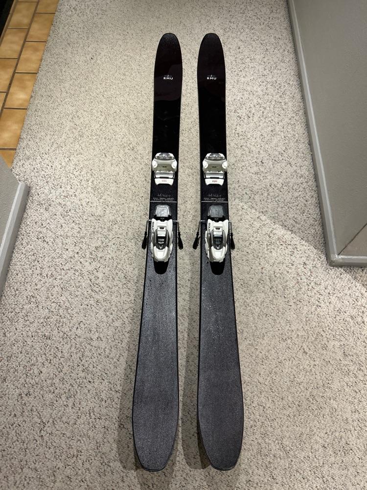 BRAND NEW 2023 Limited Edition Black RMU Women’s Valhalla Skis