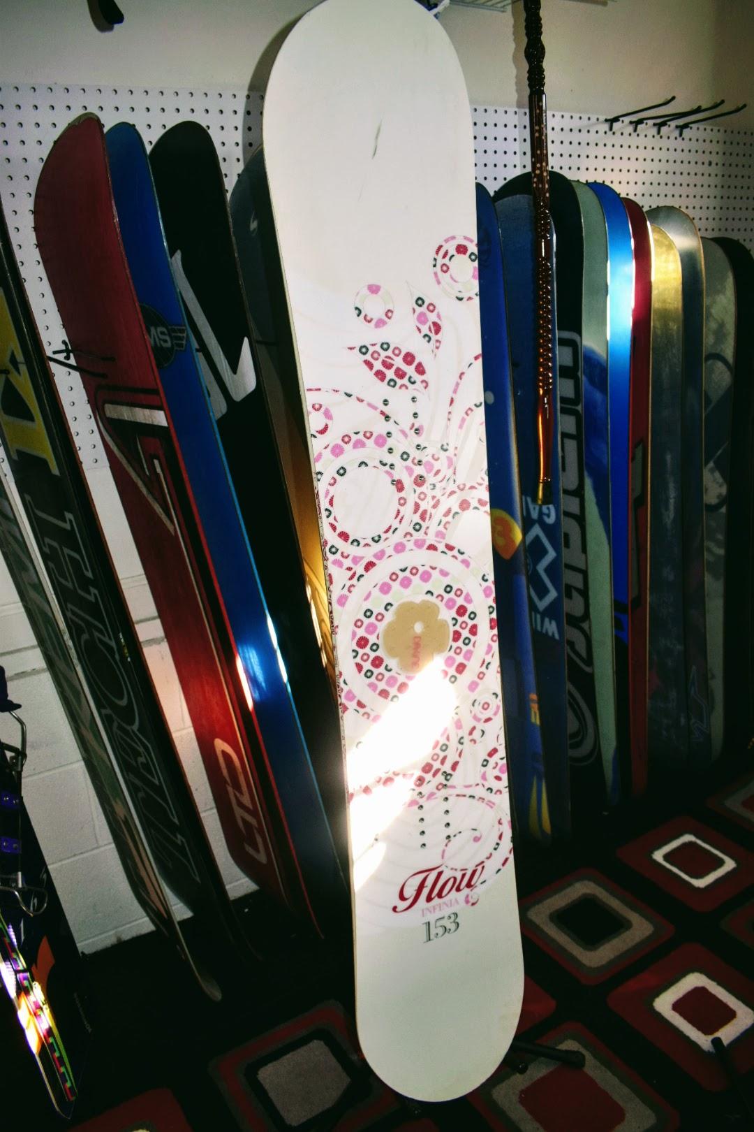 153CM Flow Snowboard