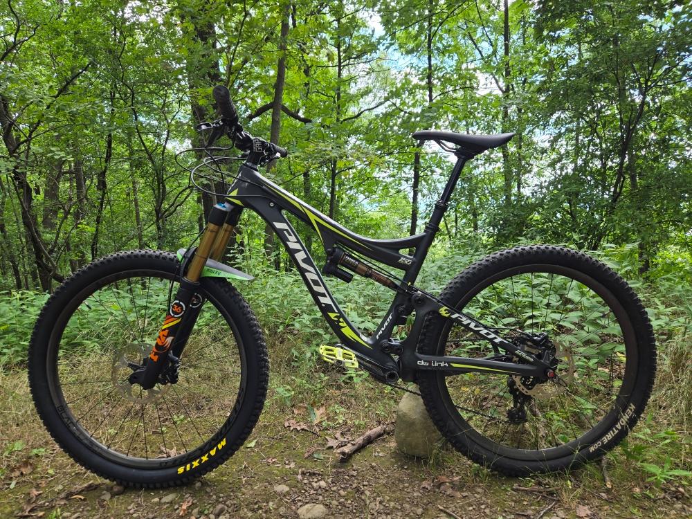 2015 Pivot mach 6 Carbon