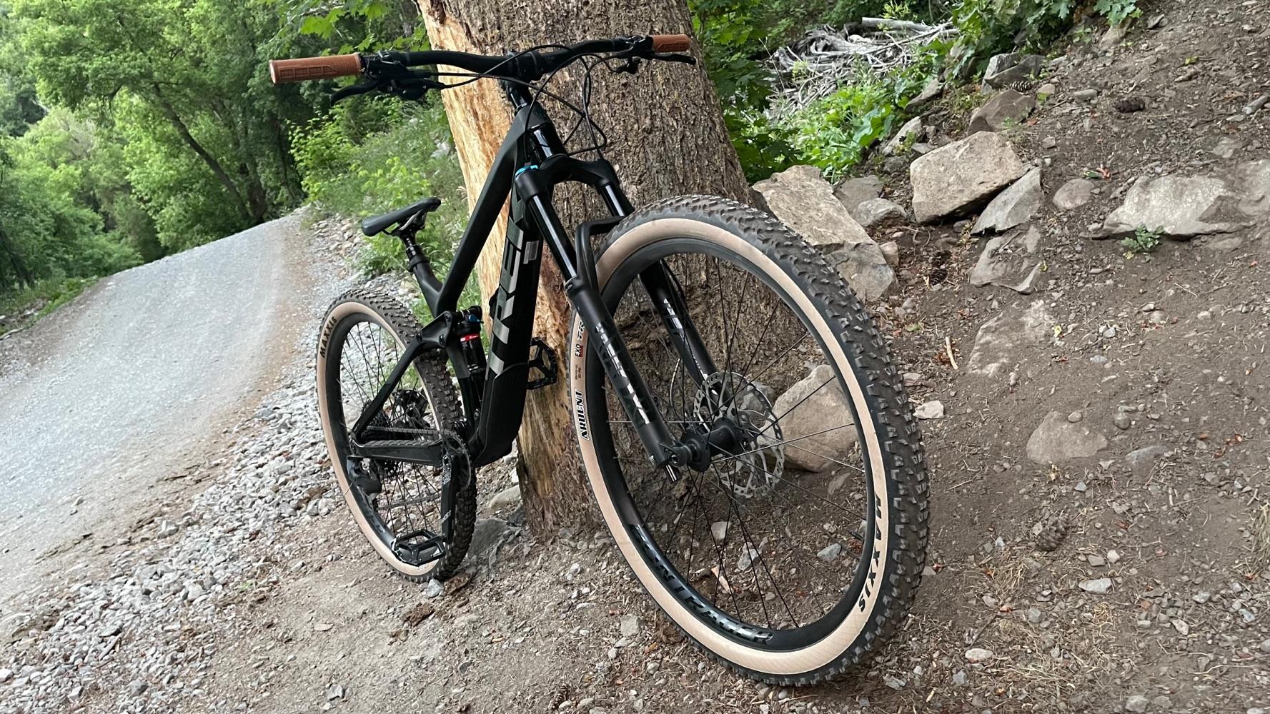 Trek Fuel EX 9.7 Raw Carbon - Full Suspension Mountain Bike M/L