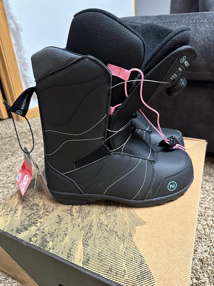 Women’s Nidecker Maya BOA Snowboard Boots- Brand New In Box! Size 9