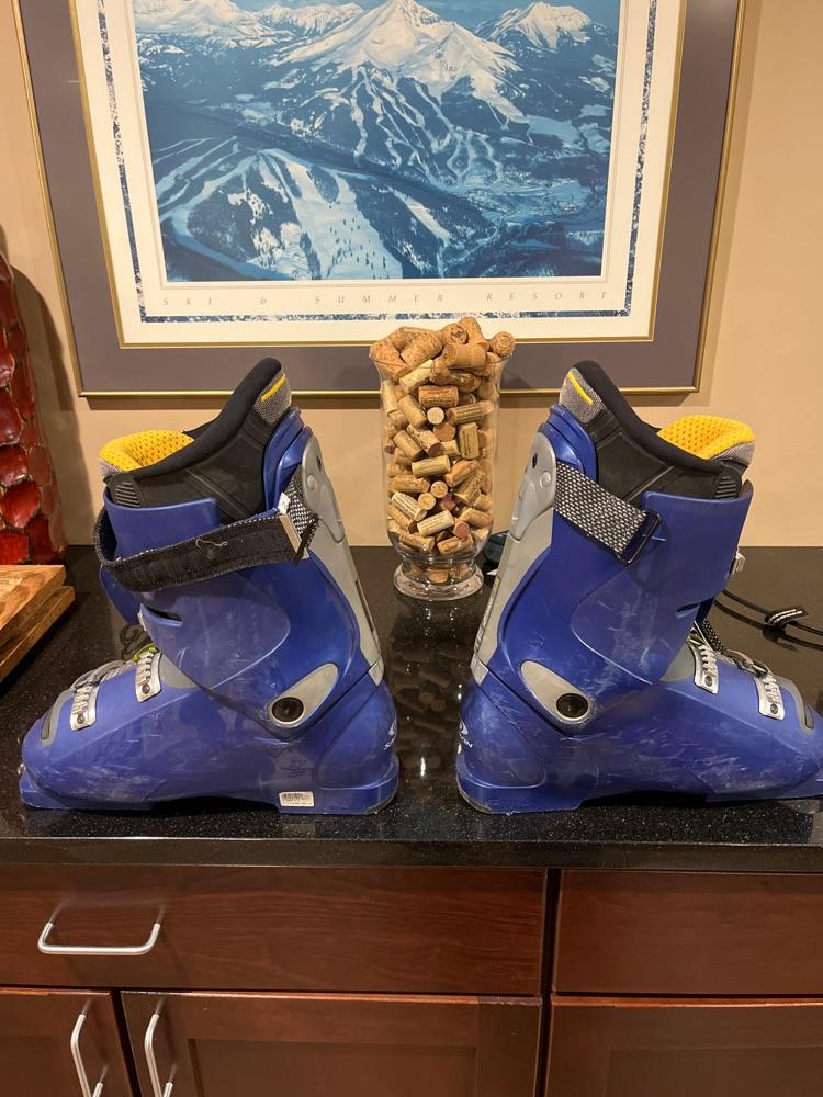 Size 13 down hill ski boots