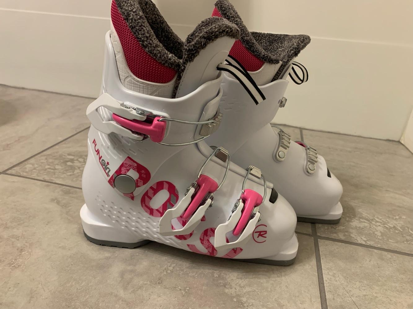 Rossignol pink and white snowboard boots size 205/ 245mm