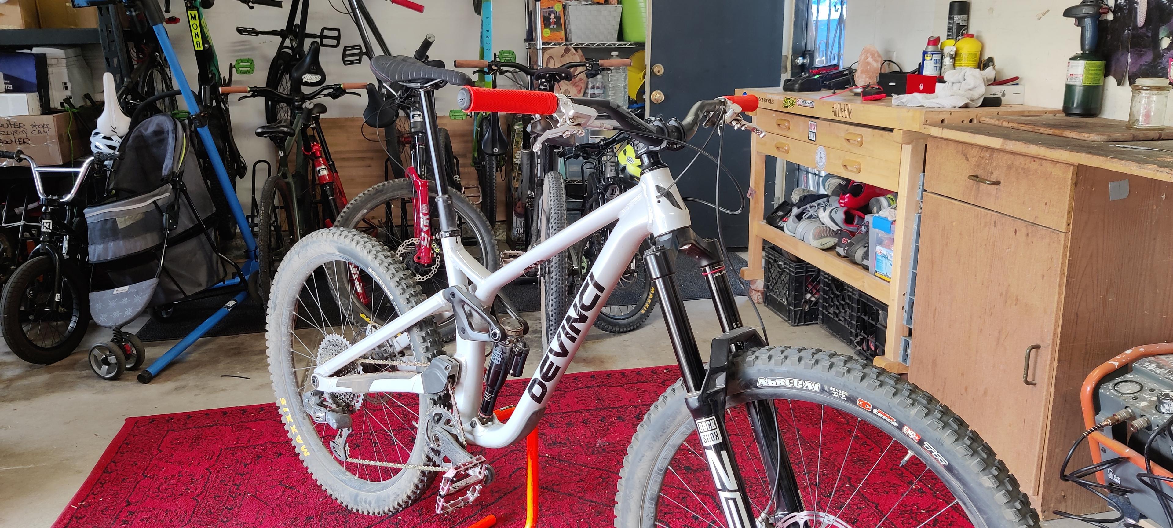 Devinci Chainsaw MED