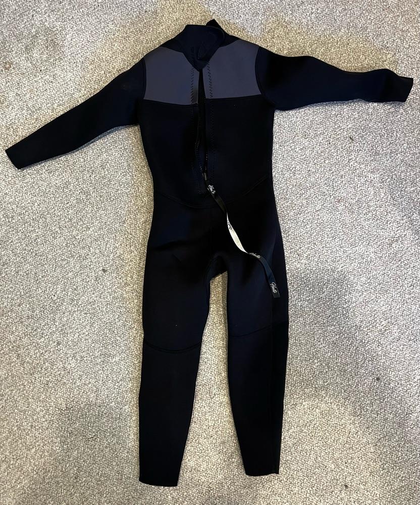 Kids wetsuit - size 10